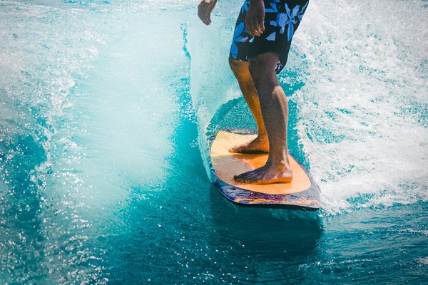 Où trouver des cours de surf abordables au Costa Rica?